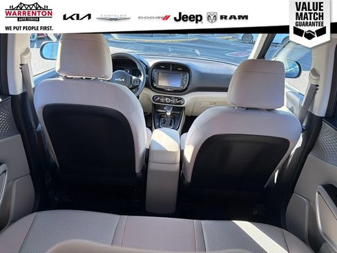Used 2022 Kia Soul LX FWD image 12