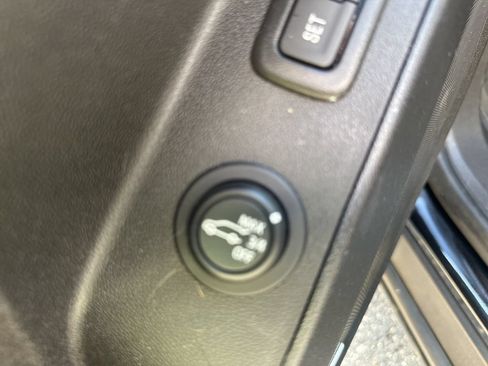 Used 2024 Chevrolet Equinox Premier AWD/4WD image 39