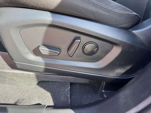 Certified 2022 Ford Explorer XLT image 10