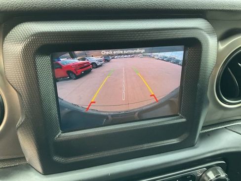 Used 2019 Jeep Wrangler Unlimited Sport S image 16