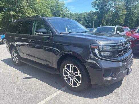 Used 2025 Ford Expedition Active AWD/4WD image 4