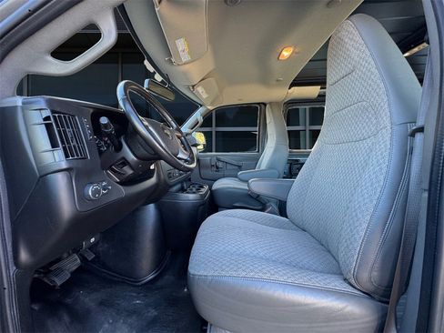 Used 2017 Chevrolet Express 2500 image 14