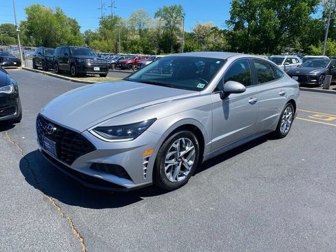 Certified 2023 Hyundai Sonata SEL w/ Winter Weather Package FWD image 6