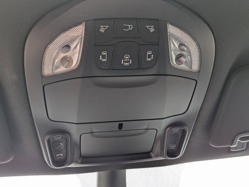 New 2026 Chrysler Pacifica Limited w/ Uconnect Theater Family Group image 24