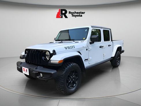 Used 2022 Jeep Gladiator Sport AWD/4WD image 3