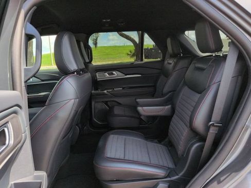 Certified 2026 Ford Explorer ST-Line w/ ST-Line Street Pack RWD image 16