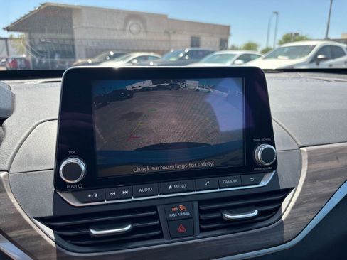Used 2025 Nissan Altima 2.5 SV FWD image 23