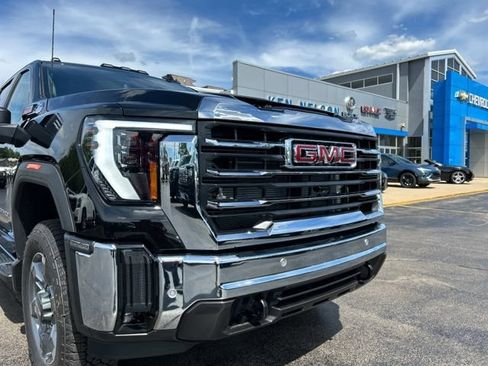 New 2026 GMC Sierra 2500 SLT w/ SLT Premium Package AWD/4WD image 4