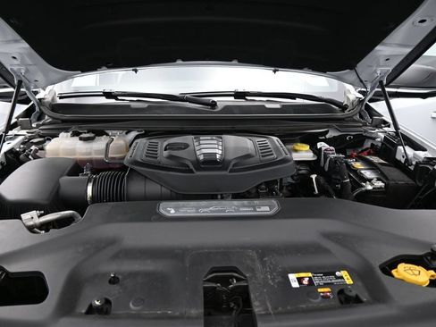 Used 2025 Jeep Wagoneer Series III w/ Premium Group I AWD/4WD image 35