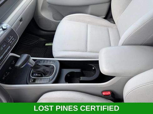Used 2025 Hyundai Kona SEL FWD image 17