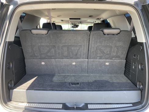 Used 2016 Cadillac Escalade Luxury RWD image 19