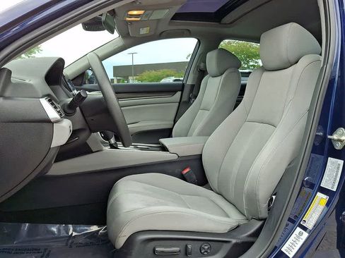 Used 2018 Honda Accord EX image 12
