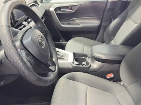 Used 2021 Toyota RAV4 XLE FWD image 22