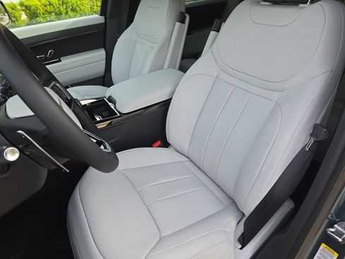 New 2026 Land Rover Range Rover Sport SE AWD/4WD image 15