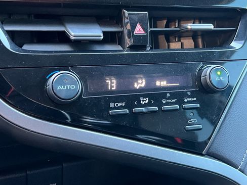 Used 2021 Toyota Camry SE image 20