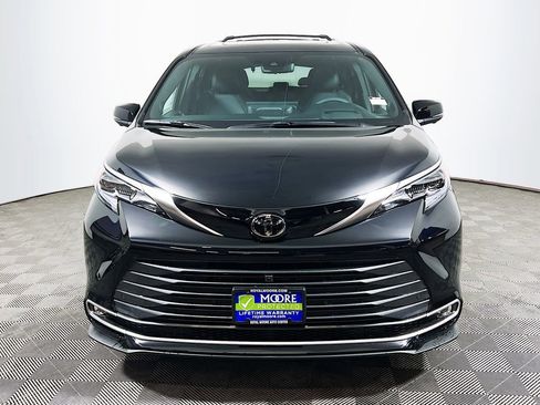 New 2026 Toyota Sienna Platinum AWD/4WD image 3