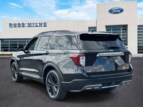 Used 2023 Ford Explorer XLT w/ Equipment Group 202A AWD/4WD image 5