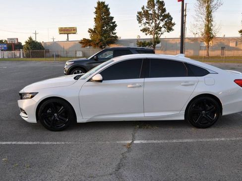 Used 2020 Honda Accord Sport image 2