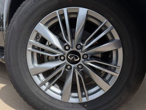 Used 2024 INFINITI QX80 Luxe AWD/4WD image 9