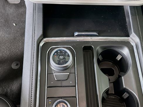 Used 2024 Ford Expedition Max XLT image 24