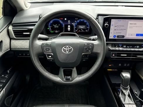 Used 2025 Toyota Camry XLE w/ Premium Plus Package FWD image 18