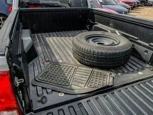 Used 2022 Toyota Tacoma SR image 41