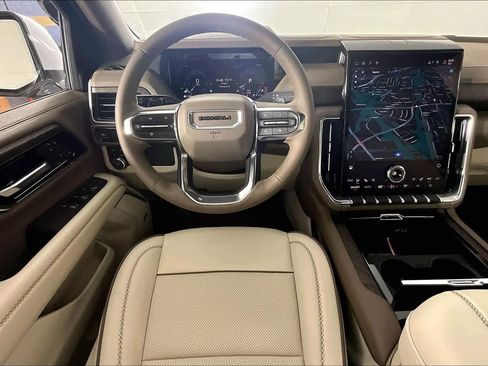 Used 2026 GMC Yukon XL Denali w/ Sun & Power Step Package image 5