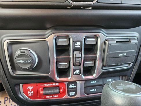 Used 2022 Jeep Wrangler Unlimited Rubicon AWD/4WD image 58