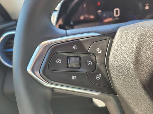 Used 2024 Chevrolet Trax LT w/ Driver Confidence Package FWD image 28