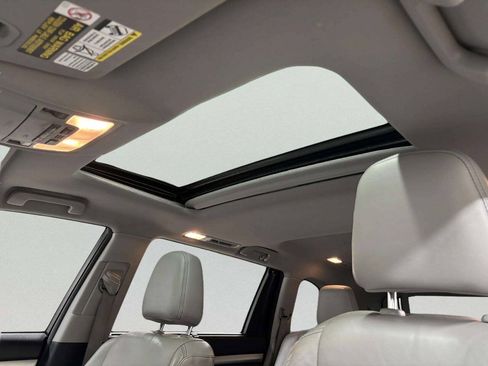 Used 2014 Toyota Highlander XLE AWD/4WD image 12