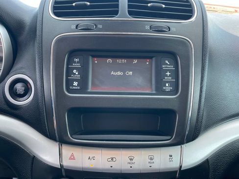 Used 2019 Dodge Journey SE FWD image 8