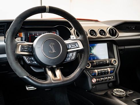 Used 2022 Ford Mustang Shelby GT500 w/ Technology Package image 4