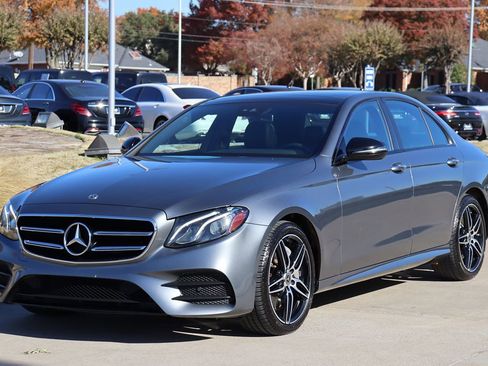 Used 2019 Mercedes-Benz E 450 4MATIC Sedan w/ Premium Package image 4