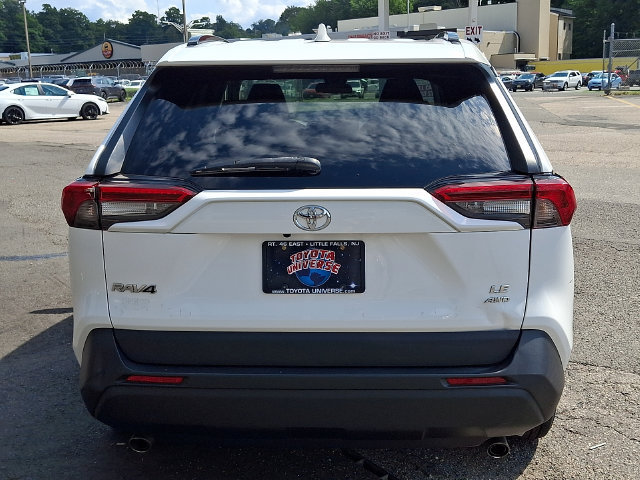 Certified 2021 Toyota RAV4 LE AWD/4WD image 3