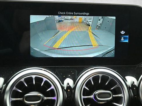 Certified 2022 Mercedes-Benz GLB 250 4MATIC image 15