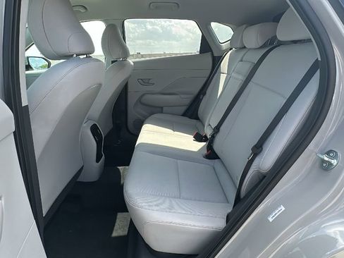 Used 2025 Hyundai Kona SEL image 32