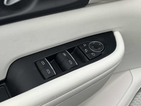 New 2026 Buick Enclave Avenir image 17