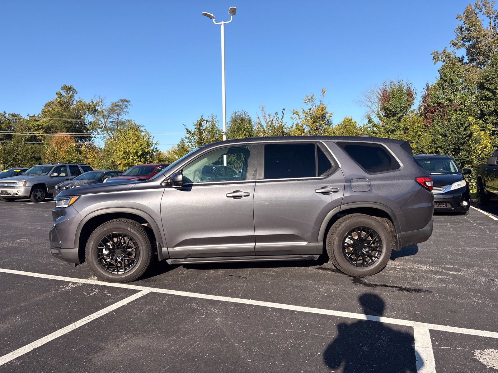 Used 2025 Honda Pilot EX-L image 3