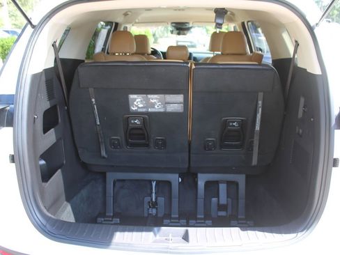 Used 2022 Kia Carnival LX FWD image 13