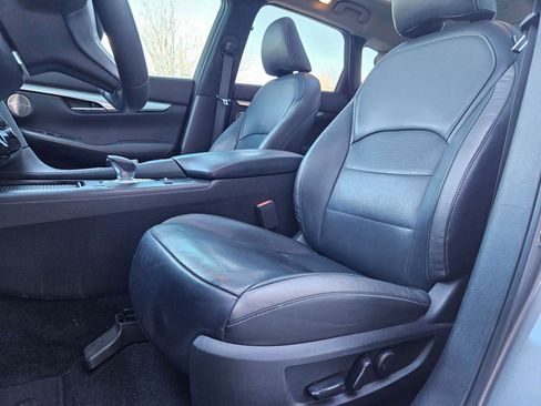 Used 2019 INFINITI QX50 Essential w/ Premium Heat Package image 5