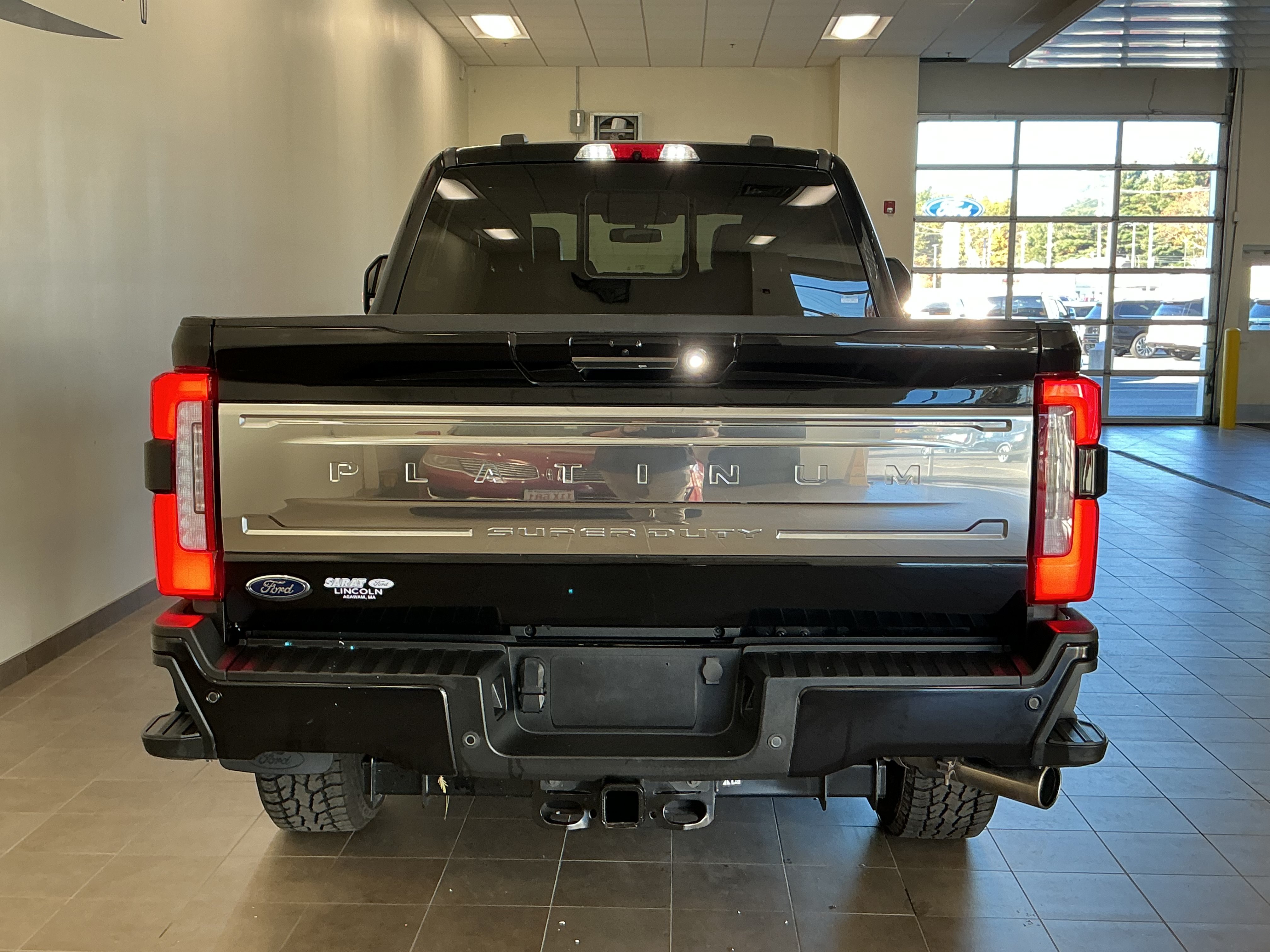 Used 2024 Ford F350 Platinum w/ FX4 Off-Road Package AWD/4WD image 6