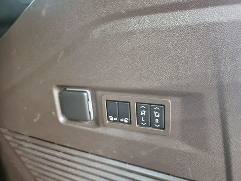 Used 2023 GMC Yukon Denali AWD/4WD image 34