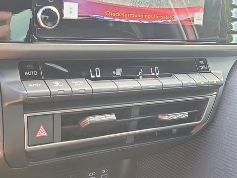 Certified 2026 Toyota Camry Hybrid FWD image 24