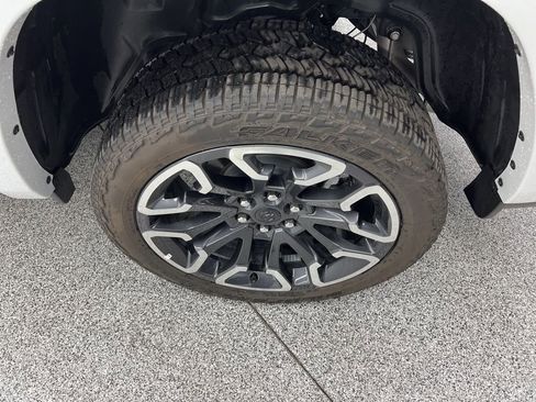 Used 2025 RAM 1500 Limited image 8