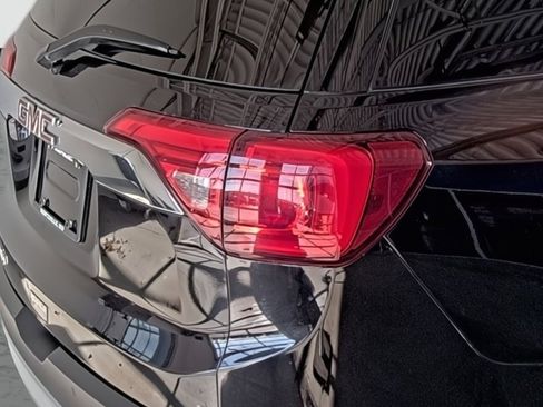 Used 2017 GMC Acadia SLT image 15