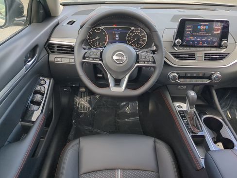 New 2025 Nissan Altima 2.5 SR image 14