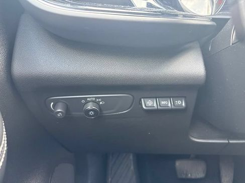 Used 2022 Buick Envision Avenir w/ Technology Package II AWD/4WD image 23