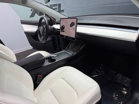Used 2022 Tesla Model Y Performance AWD/4WD image 49