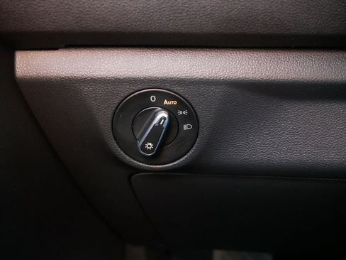 Certified 2023 Volkswagen Jetta SE image 26