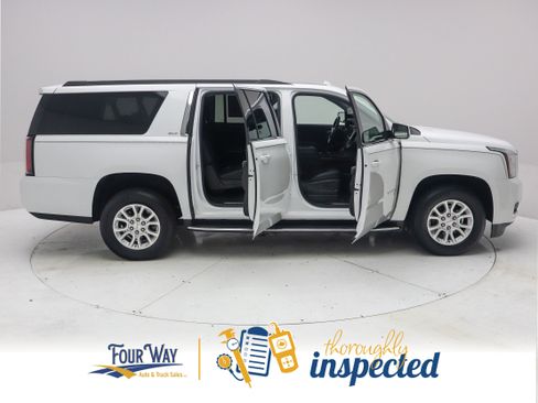 Used 2019 GMC Yukon XL SLT w/ Open Road Package AWD/4WD image 3